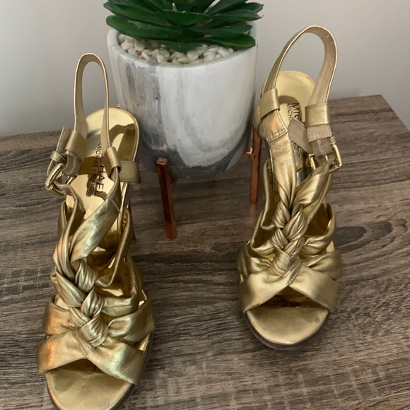 Stunning Michael Kors shoes in Gold - size 8 - Picture 5 of 5